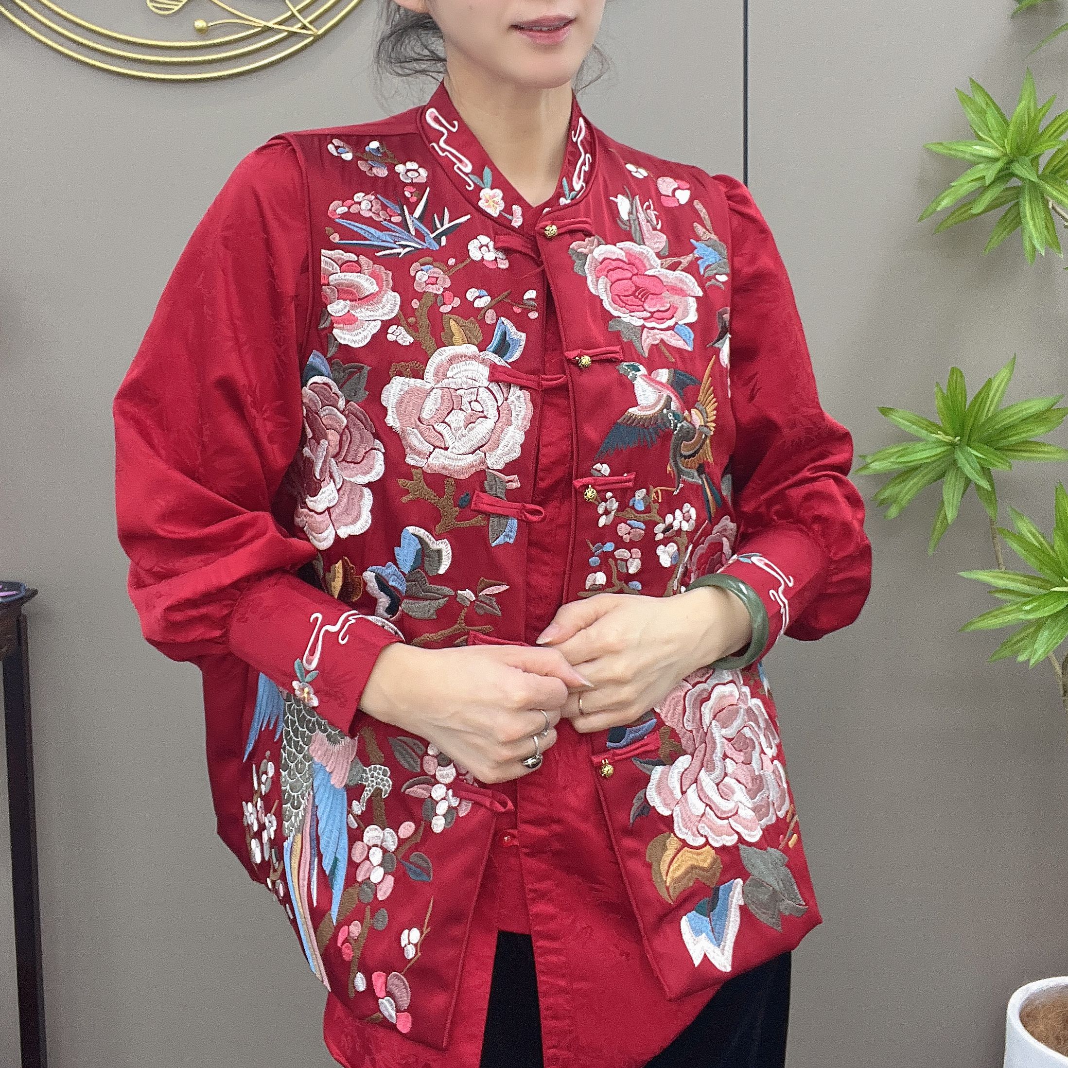 三姐家2024秋冬款新中式重工刺绣国风马夹