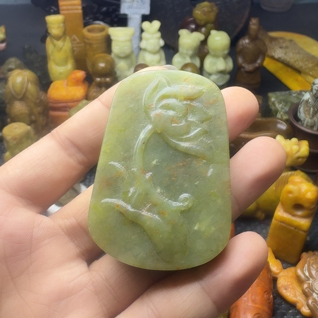 白玉菩提吊坠。。。