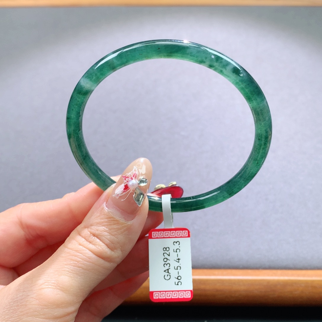 翡翠手镯未镶嵌天然翡翠手镯