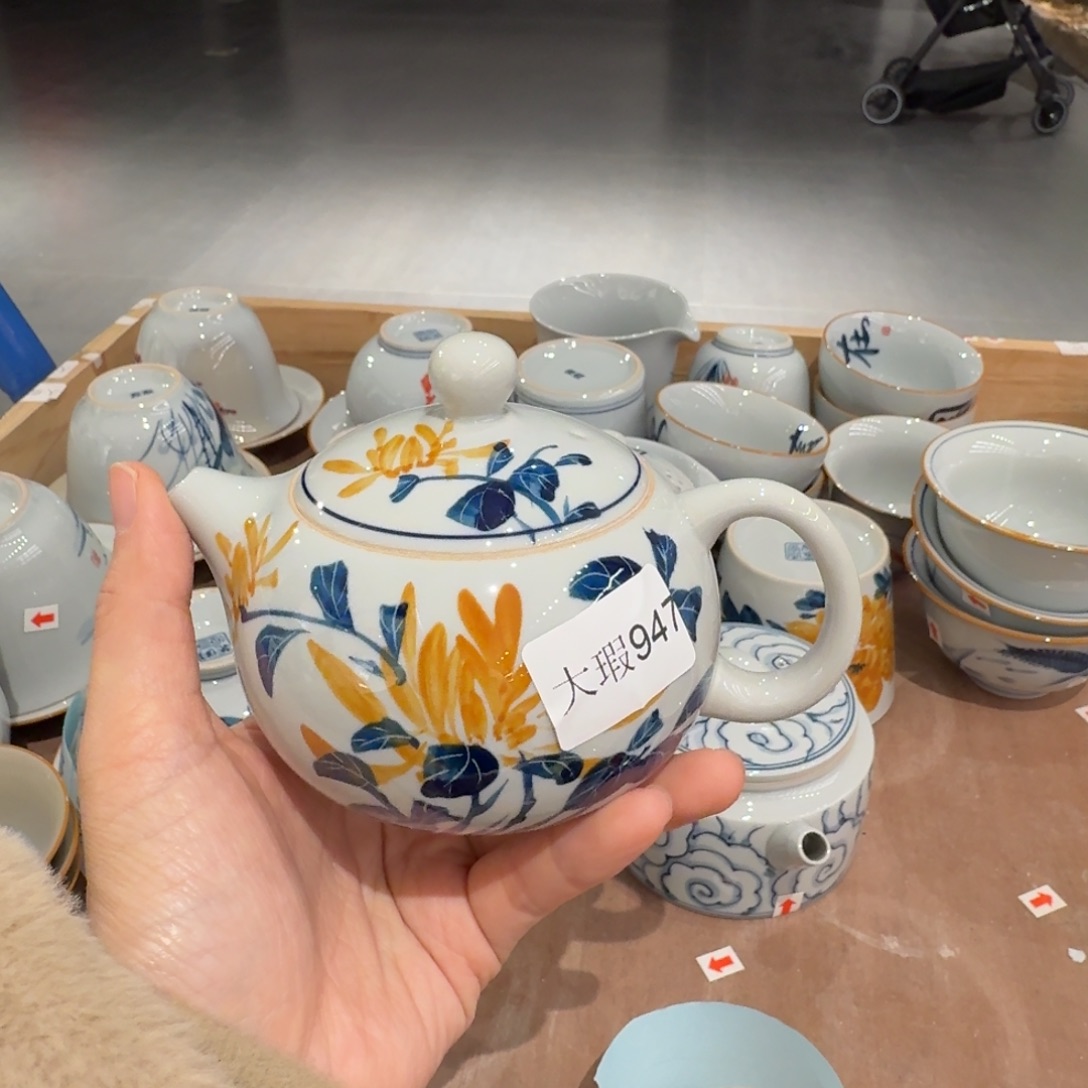 釉下手绘茶具微瑕