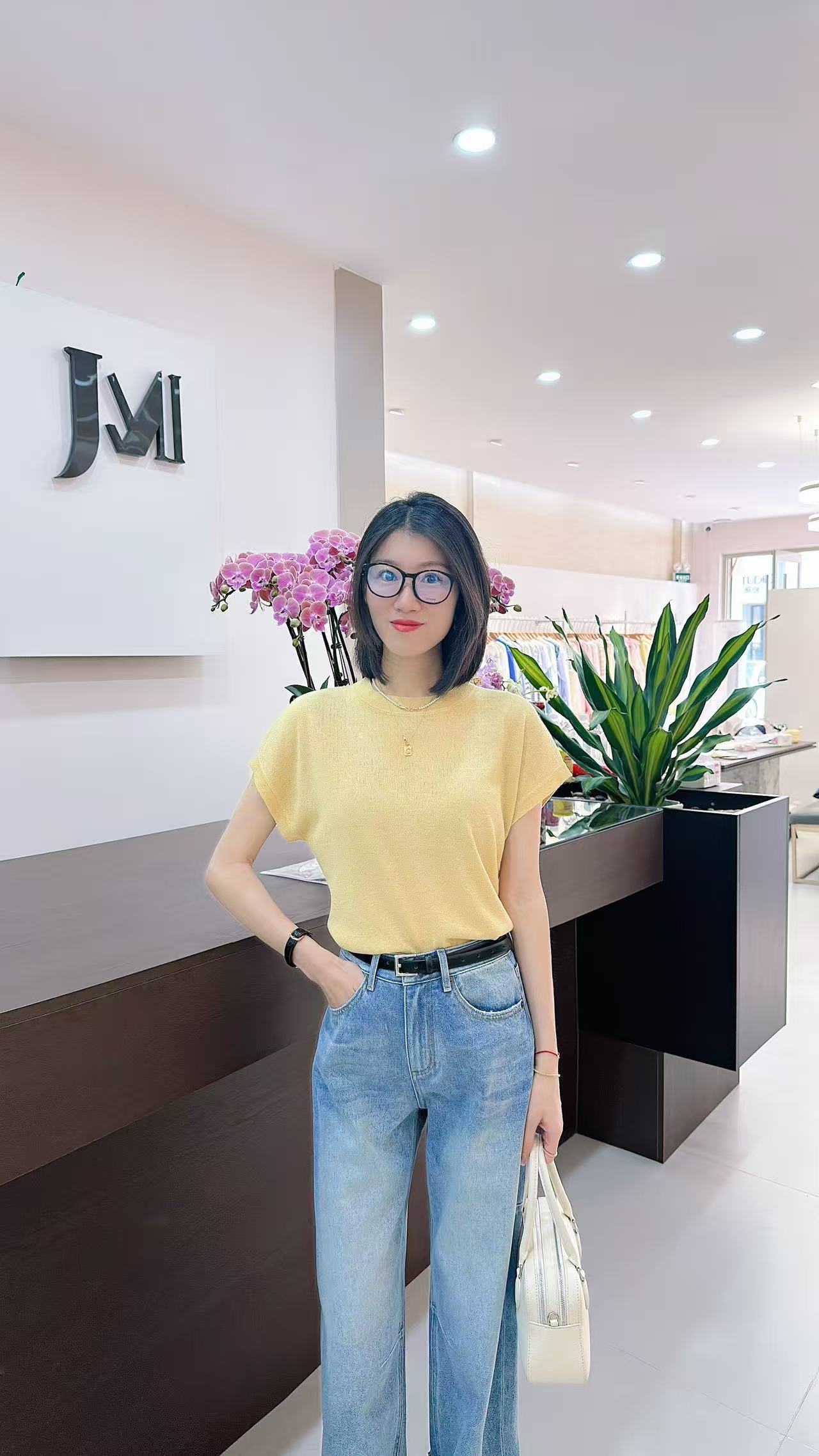 春夏款短袖纯色带亮丝设计高级简约时尚女款针织衫