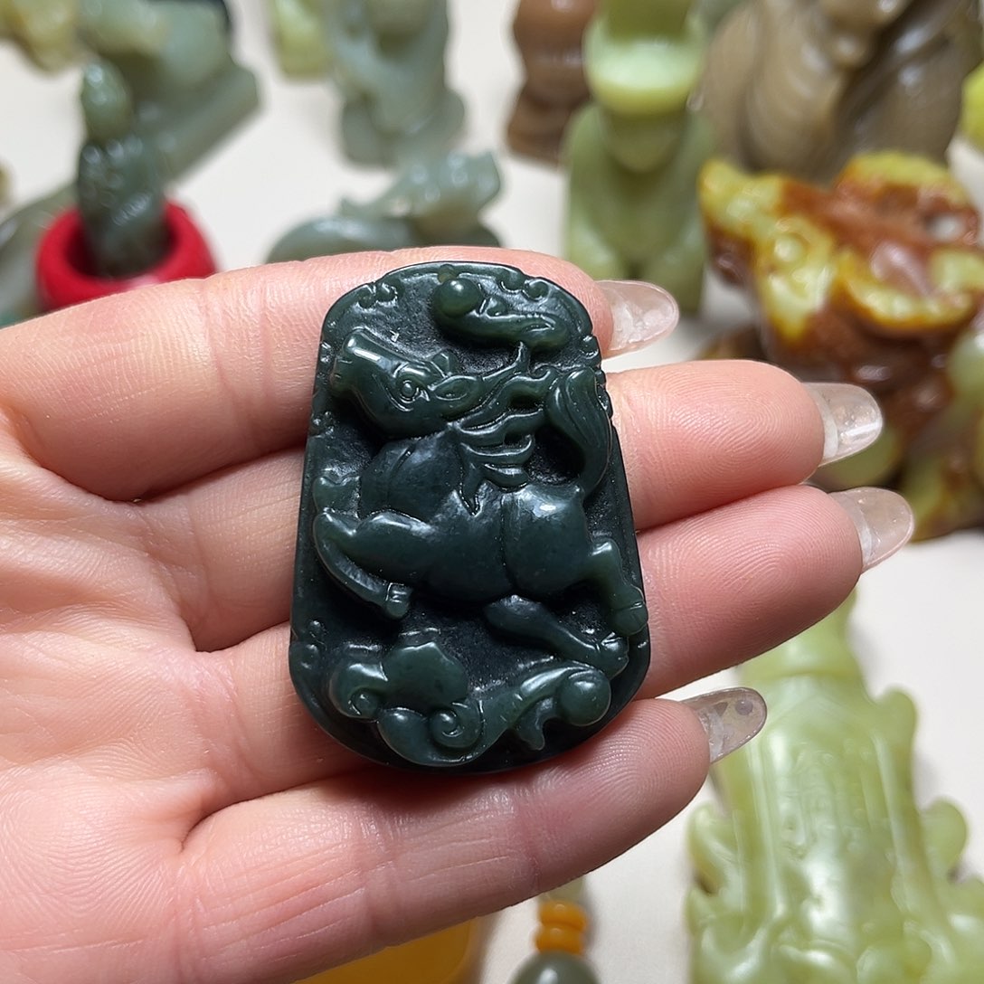 白玉菩提吊坠白玉菩提吊坠