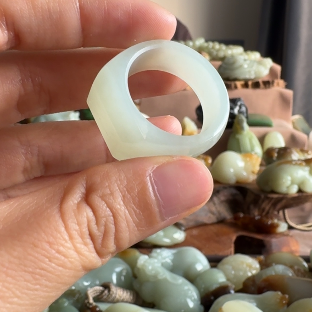 和田玉（糖玉）未镶嵌挂件