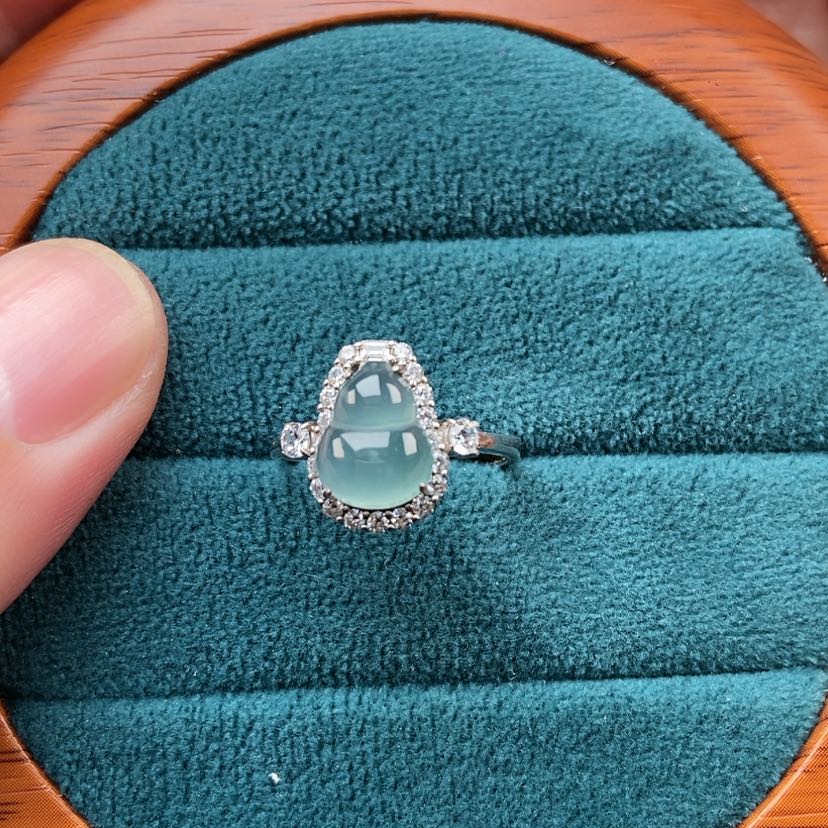 【闪购商品】翡翠戒指银S925镶嵌花**思兮兮