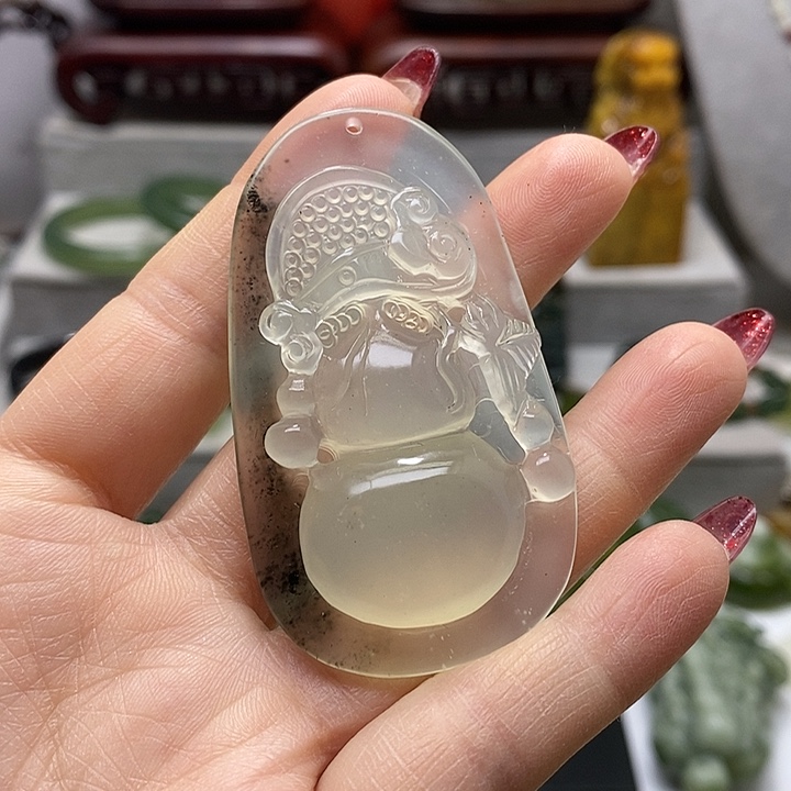 蛇纹石玉挂件未镶嵌