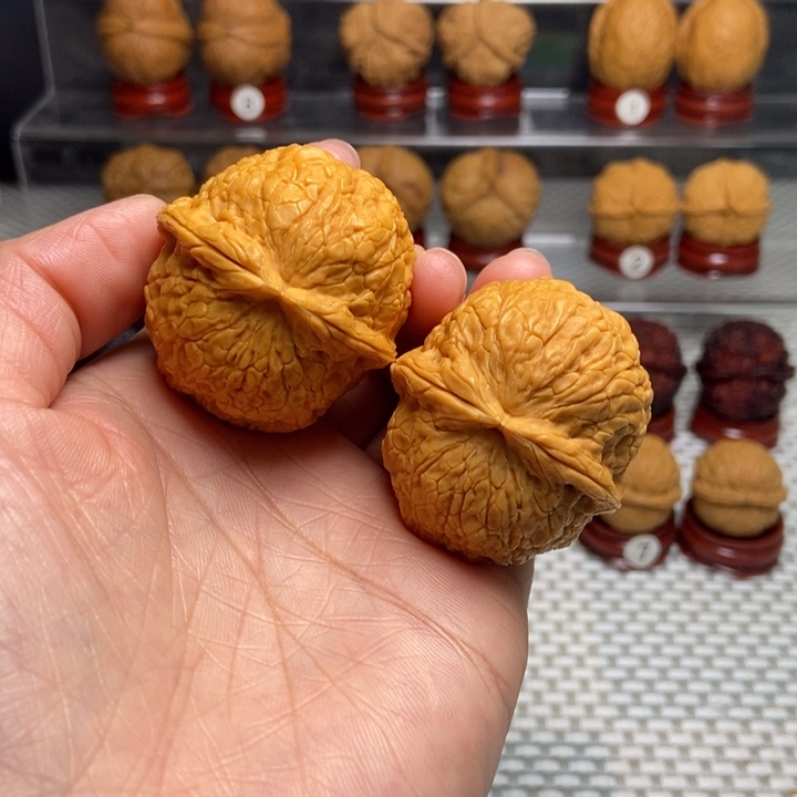 文玩核桃把件?****?1金丝绣球