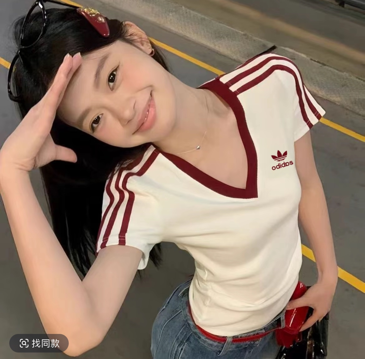 【商场撤柜】Jennie同款短T 女生刺绣运动风短袖v领