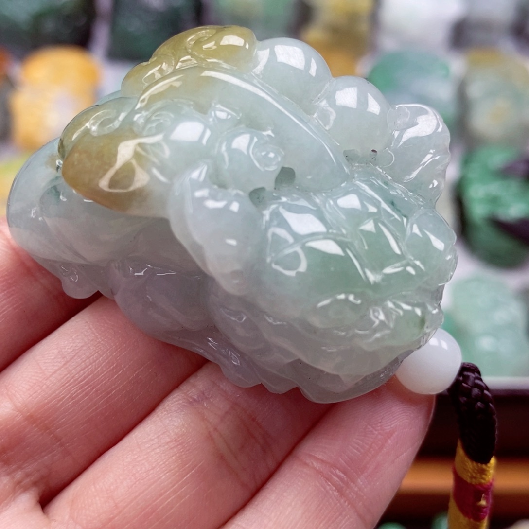 翡翠颈饰未镶嵌翡翠