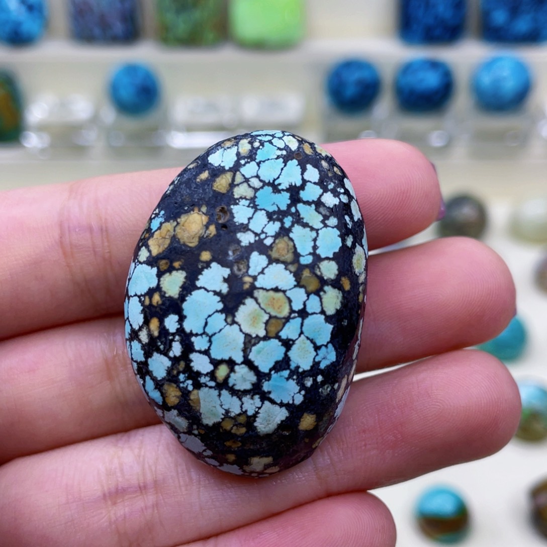 未镶嵌绿松石颈饰