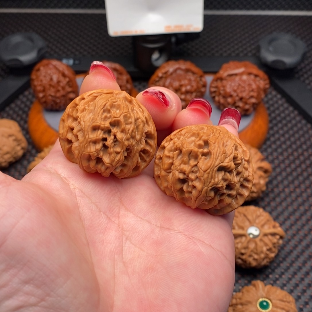 文玩核桃把件苹果园39尺漏