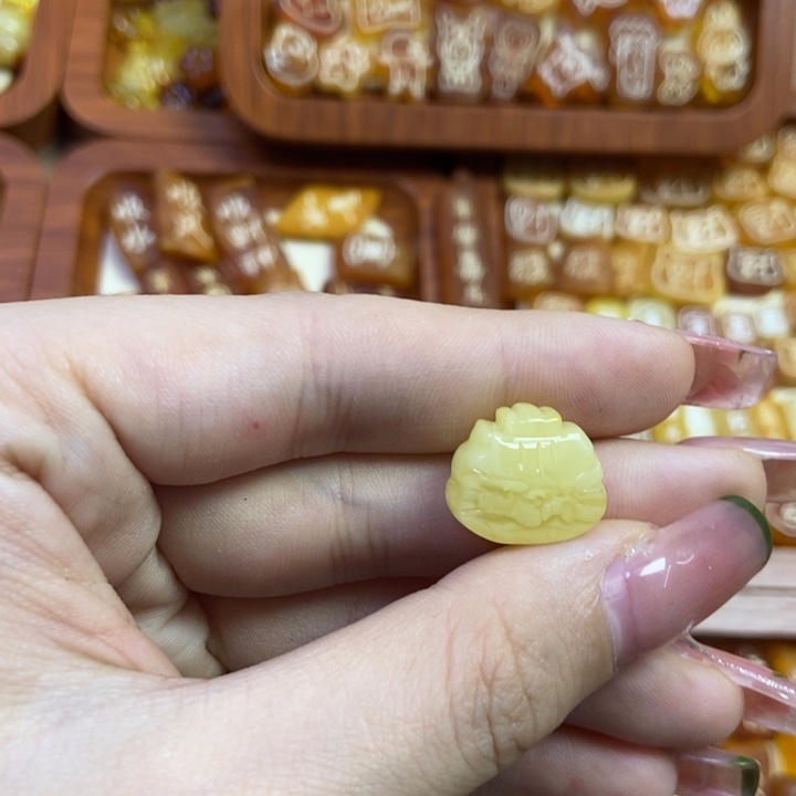 琥珀未镶嵌珠宝奇石猫头