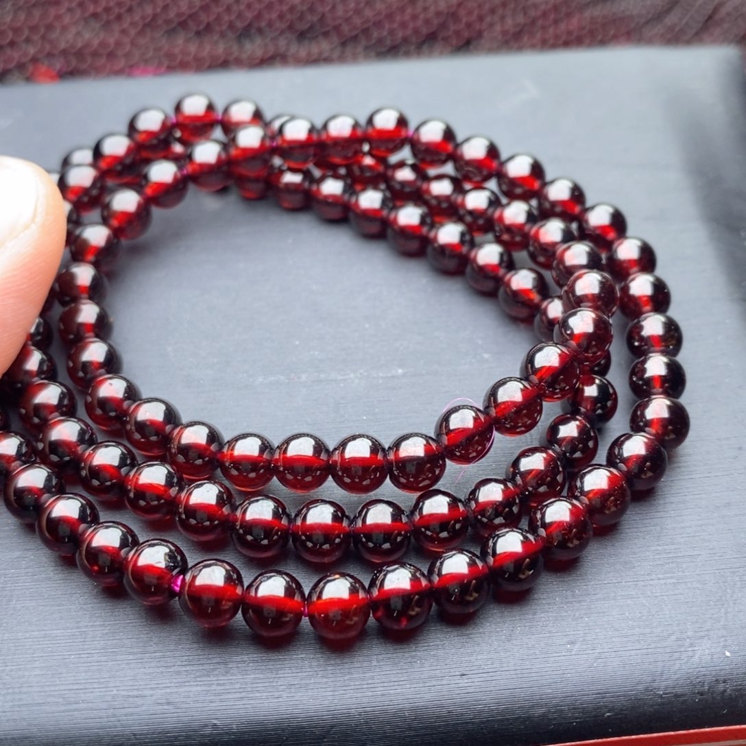 于****未镶嵌石榴石手链5.6高货