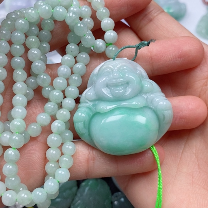 翡翠颈饰未镶嵌孤****岛佛