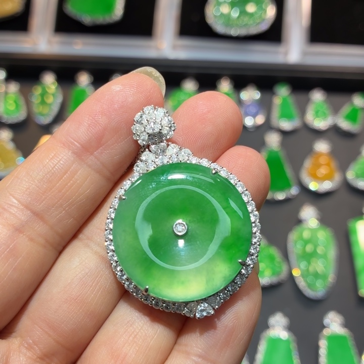 翡翠18K金镶嵌吊坠(不含链)翡翠