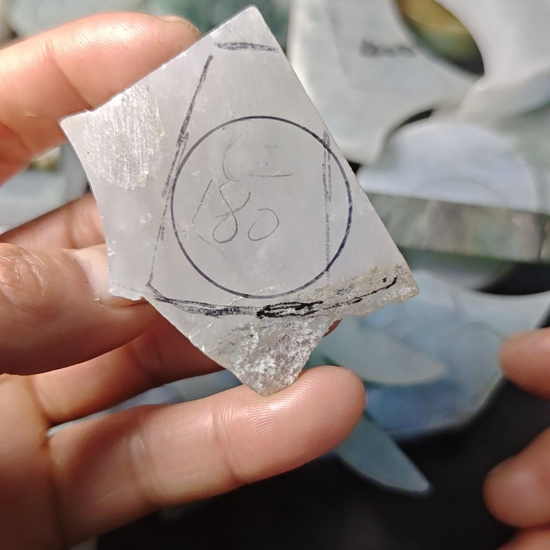 翡翠未镶嵌颈饰定制