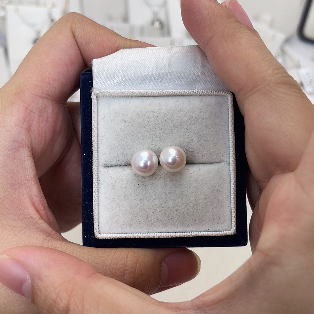 K****18K金镶嵌淡水珍珠耳饰