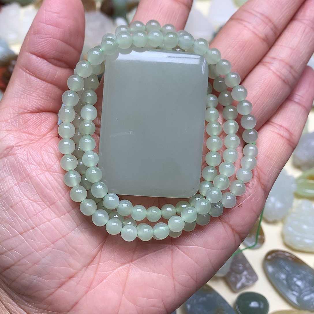 和田玉颈饰未镶嵌一****刘