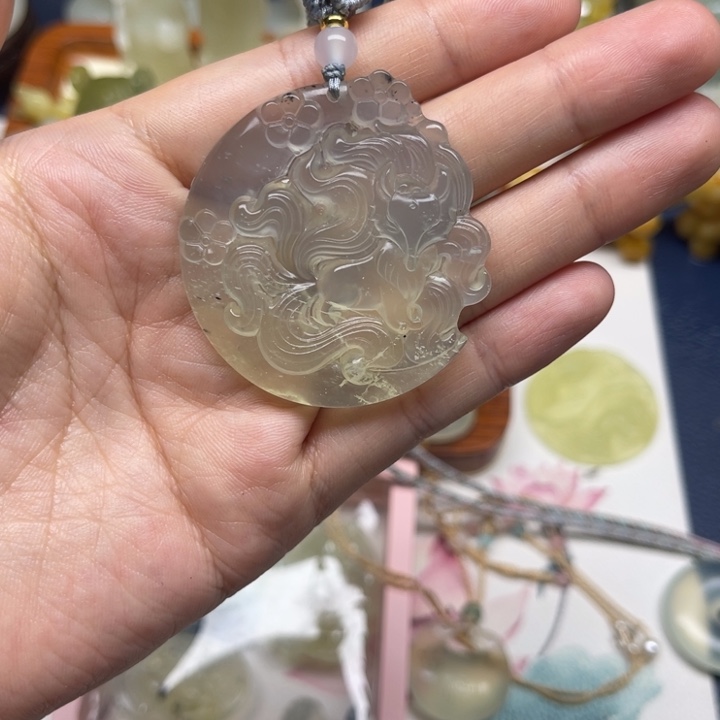 未镶嵌蛇纹石玉颈饰