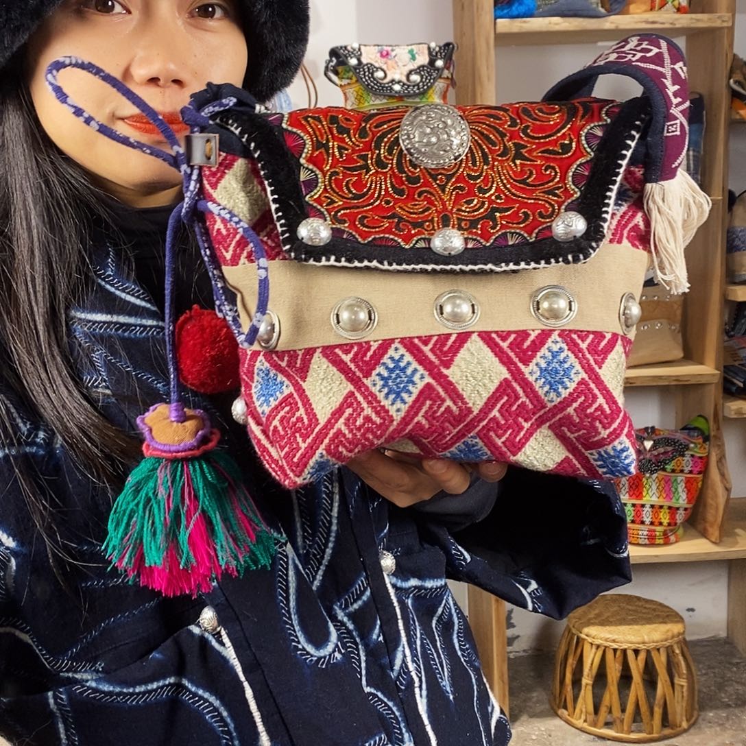 织绣手工制作工艺包包