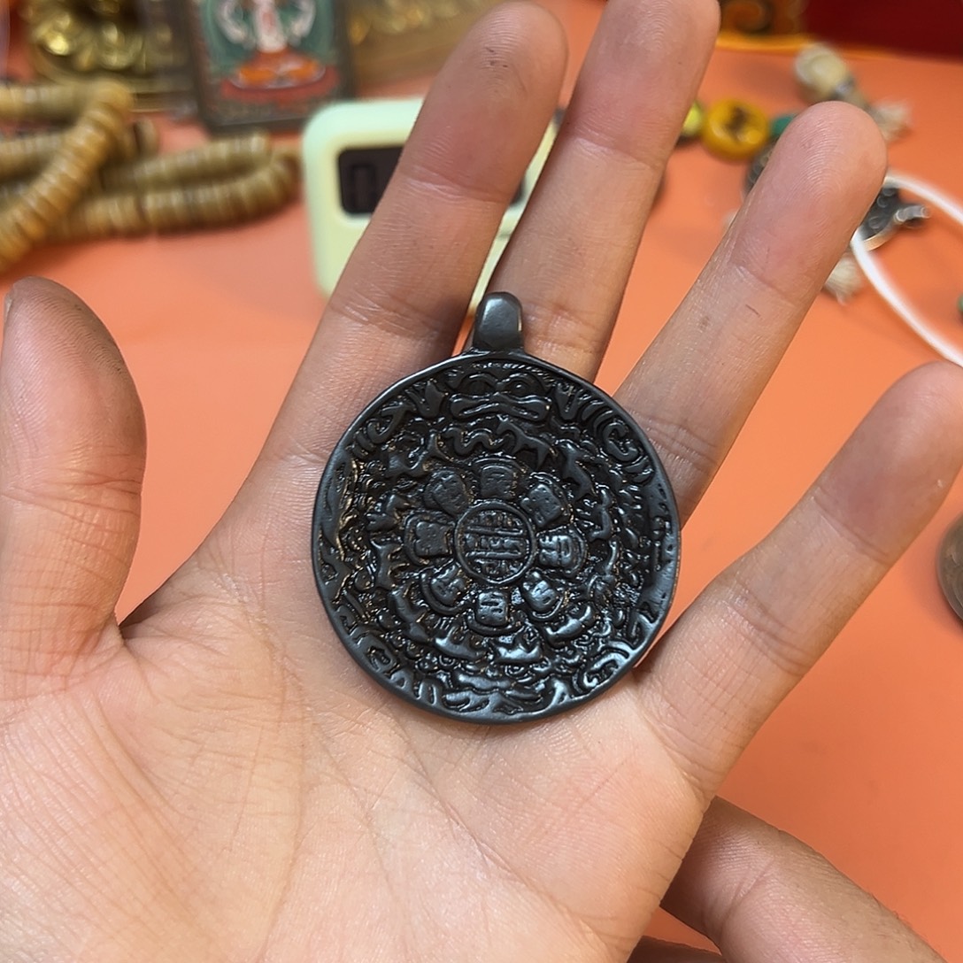 落***言玛吉阿米藏式臻品直播间