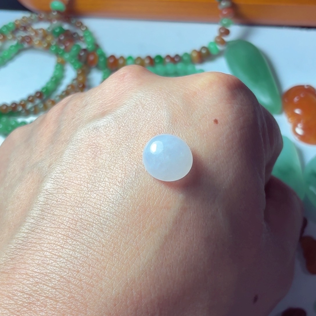 定制翡翠未镶嵌有瑕疵