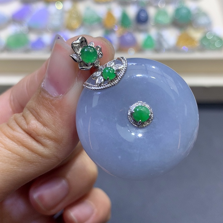 翡翠颈饰18K金镶嵌翡翠