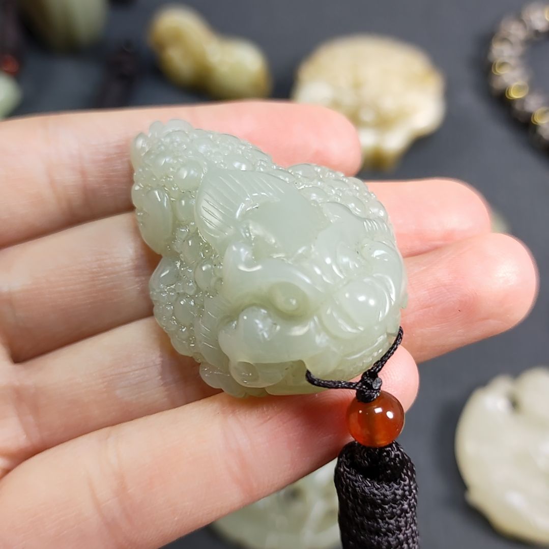 和田玉颈饰未镶嵌