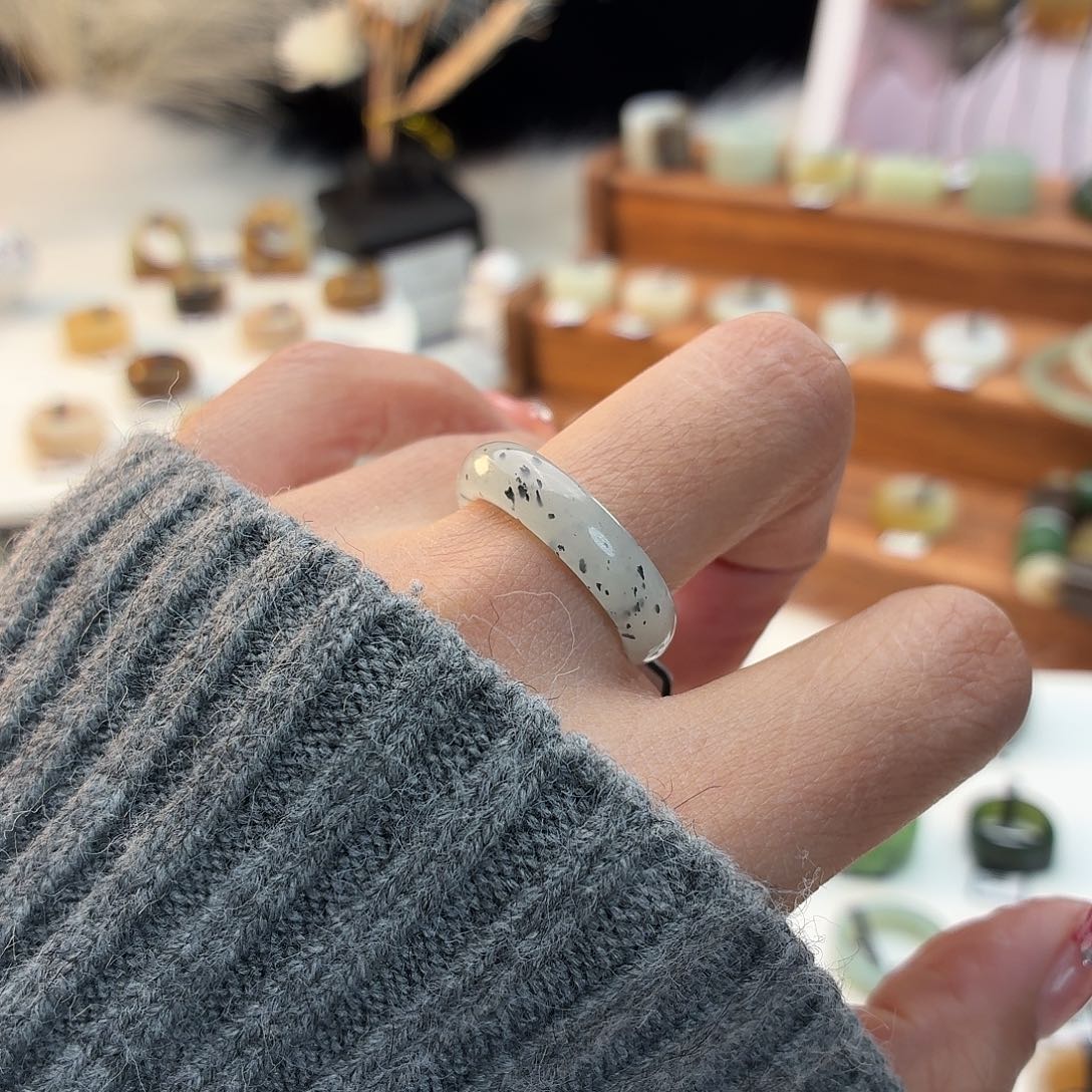 和田玉未镶嵌戒指i117黑芝麻圆条18.1不退换