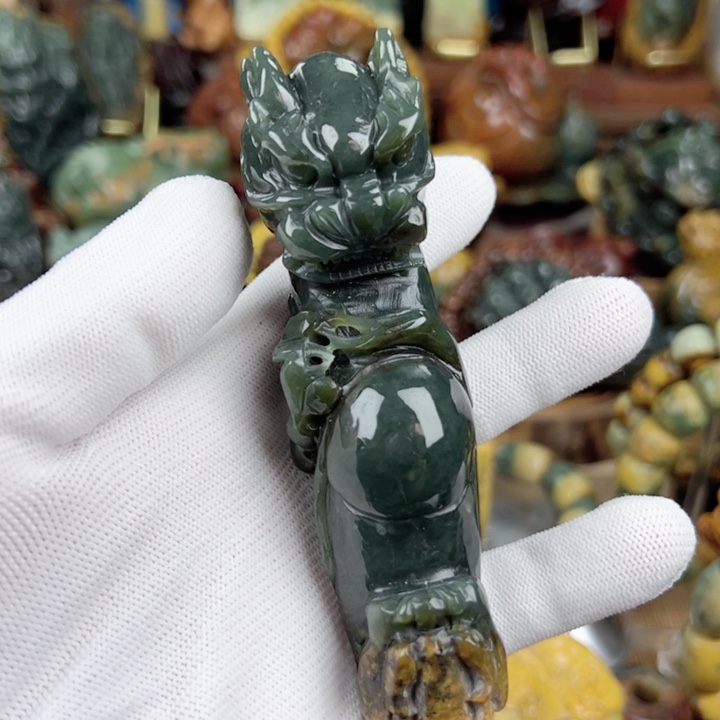 岫岩河磨玉（透闪石质玉）把件未镶嵌