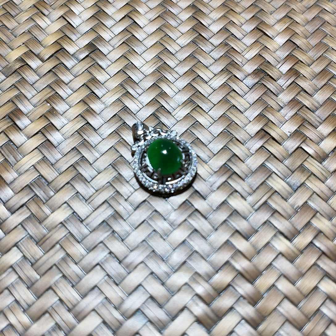 翡翠银S925镶嵌颈饰个性十足时尚