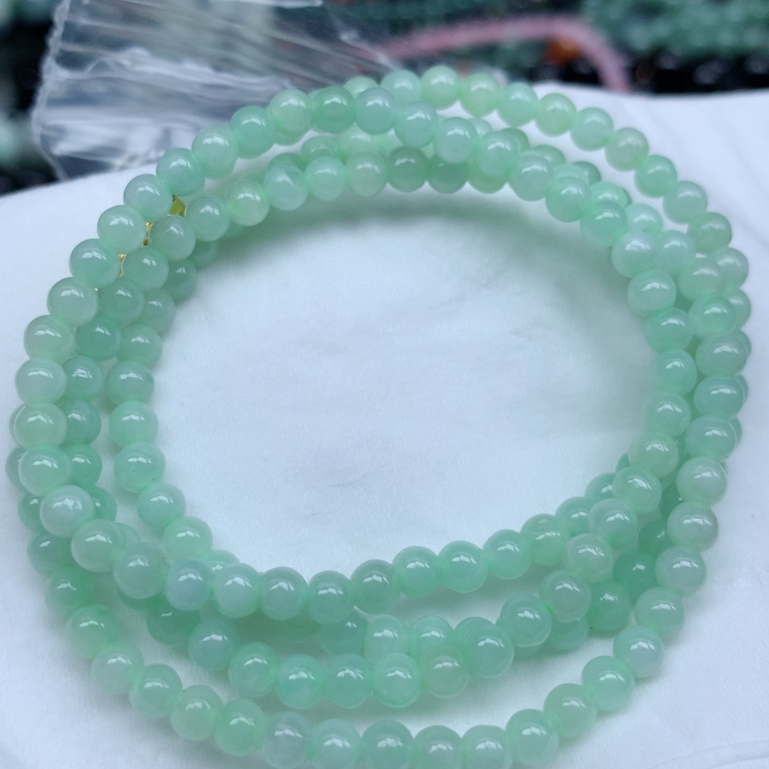 翡翠颈饰未镶嵌手串