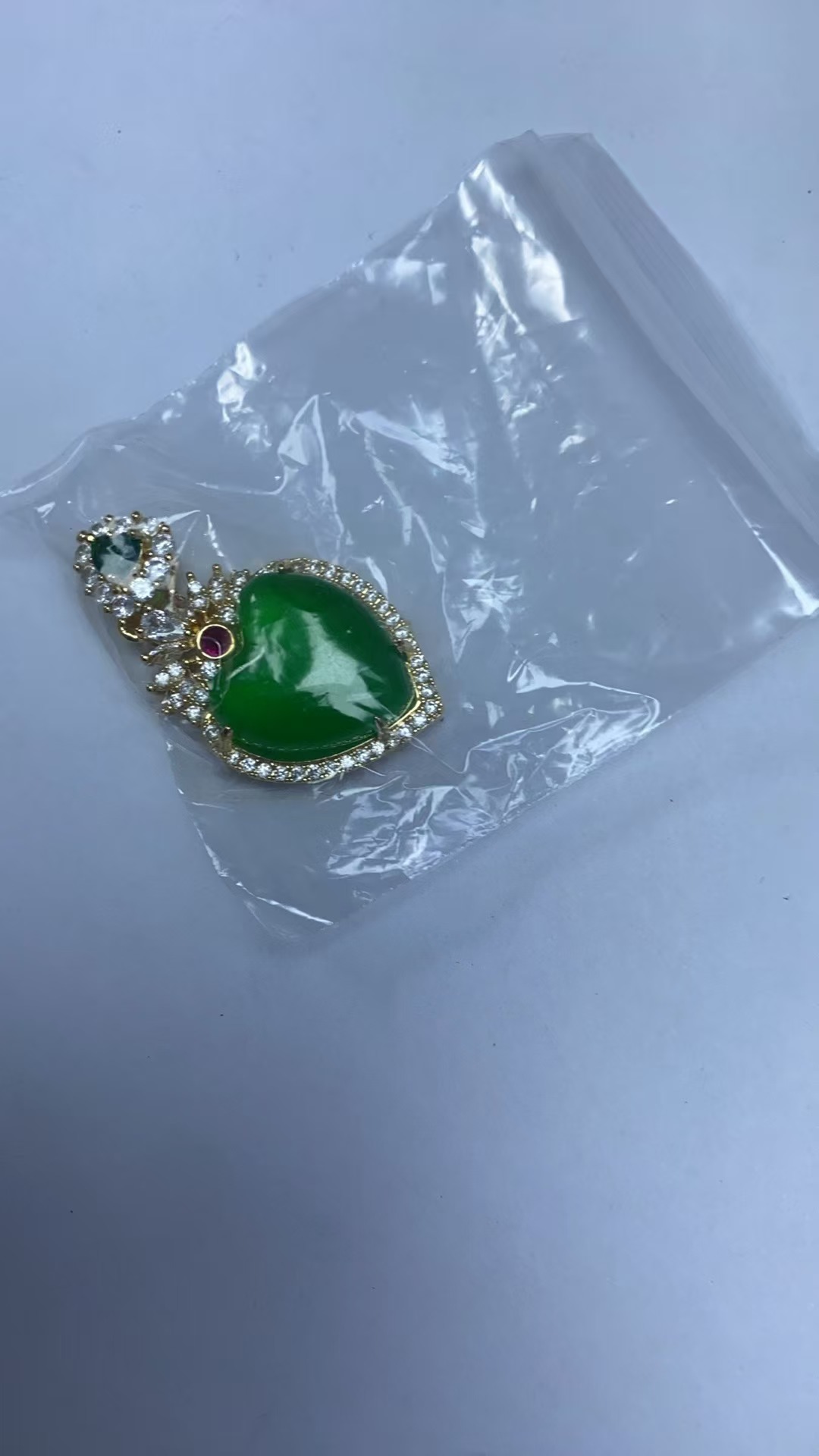 YY151【邂逅翡翠高冰吊坠，冰透绿意，开启浪漫时光】
