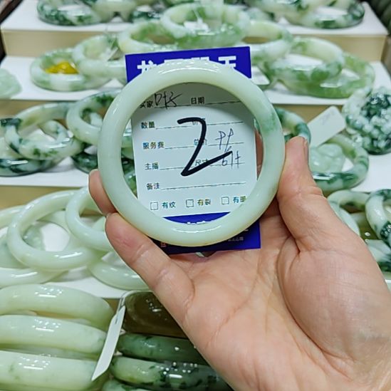 叶***i透闪石-蛇纹石玉未镶嵌手镯