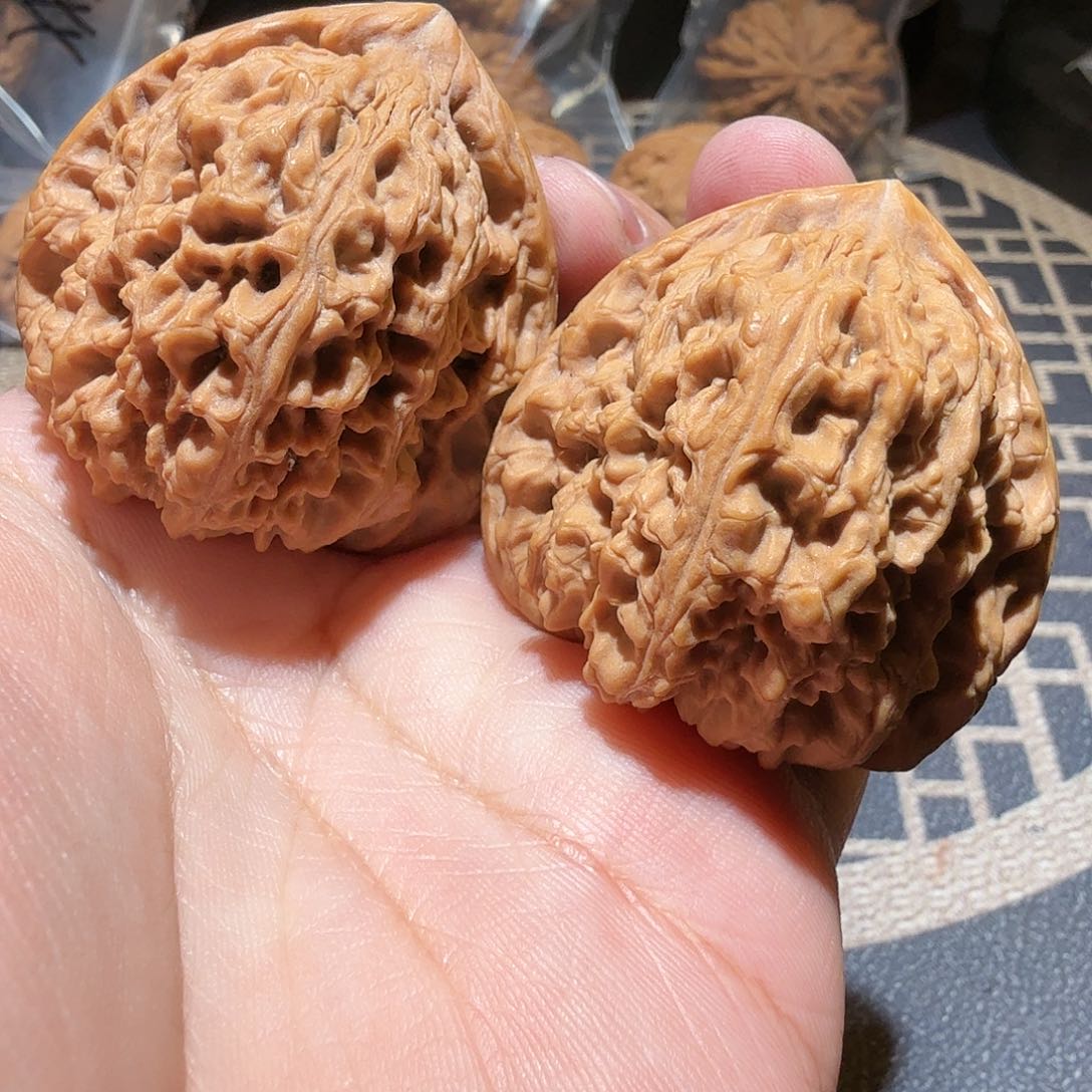 文玩核桃把件三角南疆高