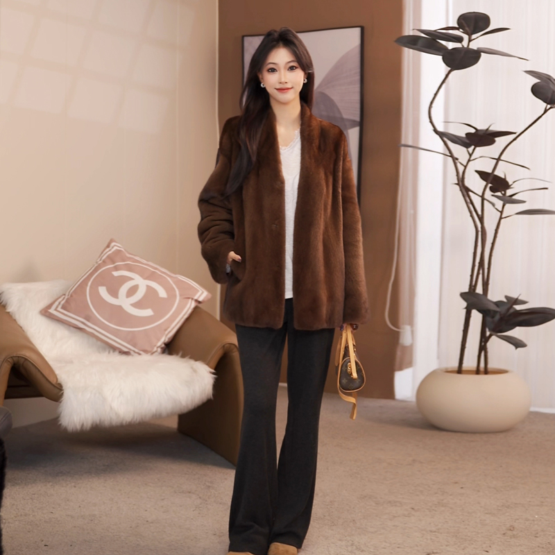 2025新款貂皮大衣女整貂V领开衫款进口水貂皮草外套年轻韩版显瘦