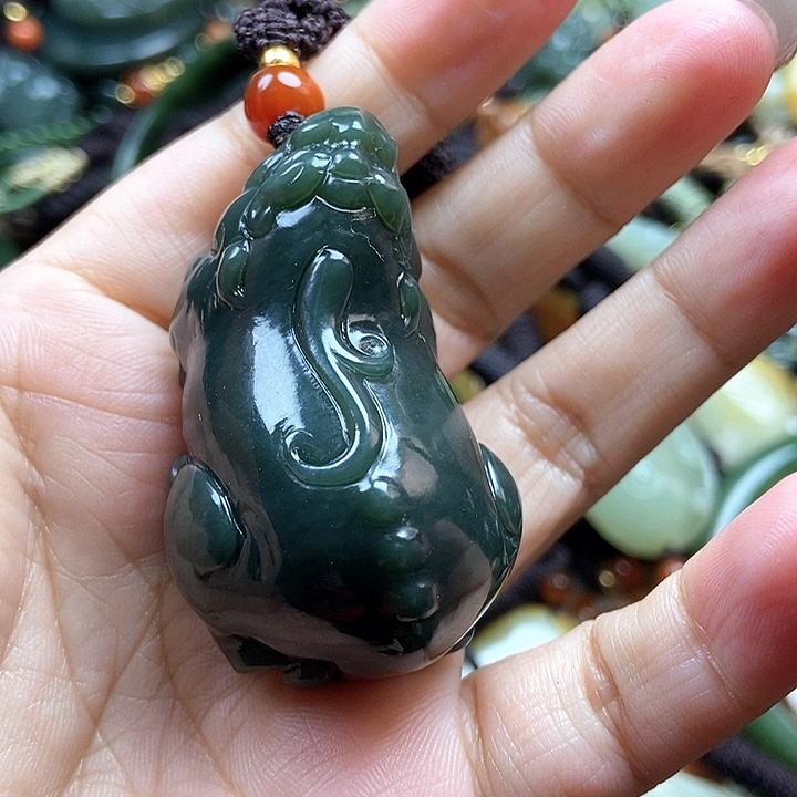 和田玉颈饰未镶嵌