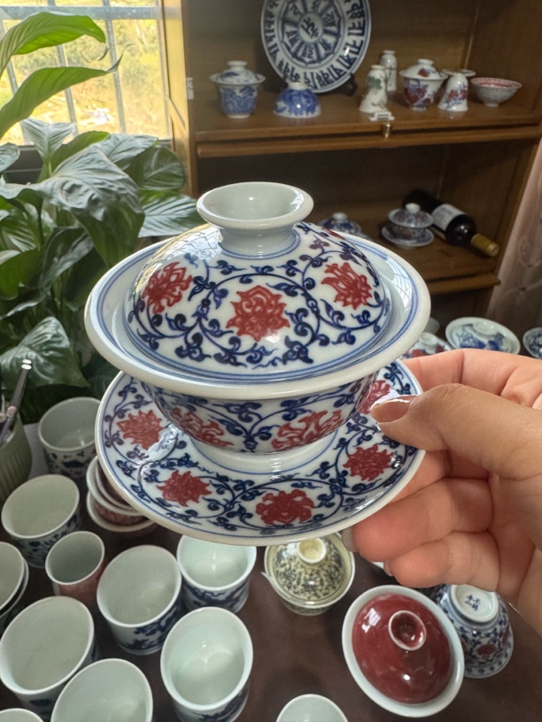 景德镇手工手绘青花釉里红缠枝莲三才盖碗（超七天售后不退换）