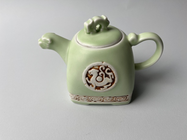 复古瀛州龙壶豆青釉696