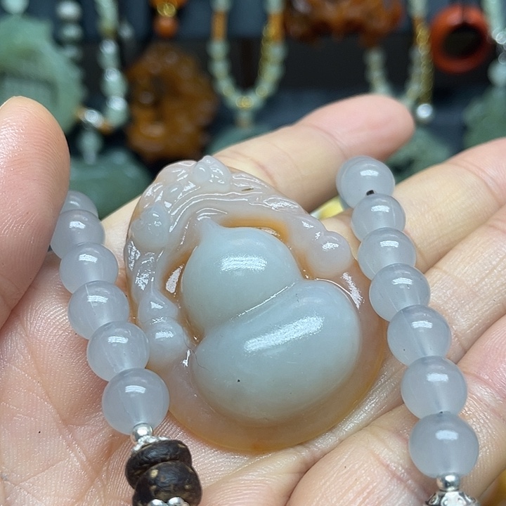 未镶嵌蛇纹石玉颈饰