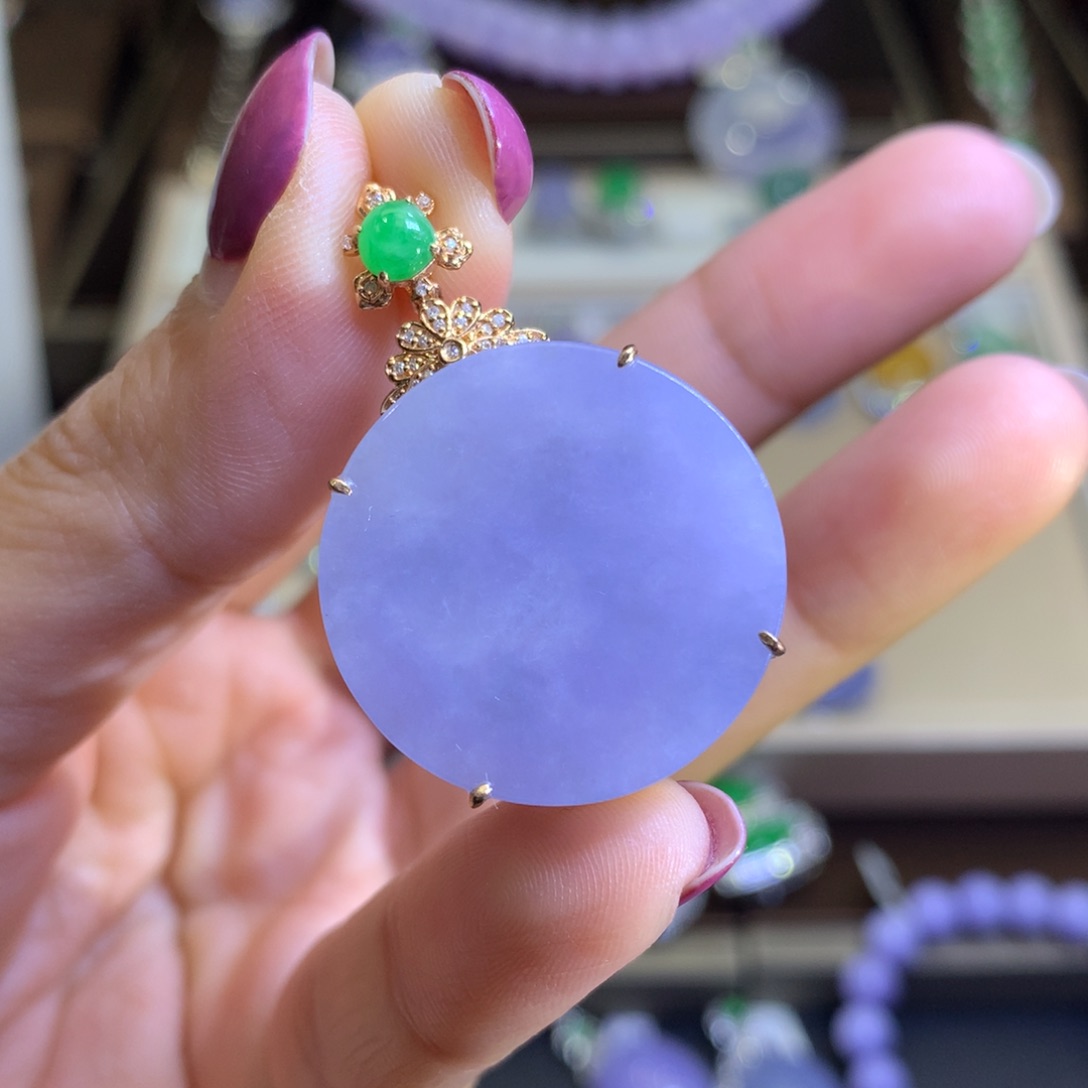 翡翠颈饰18K金镶嵌翡翠