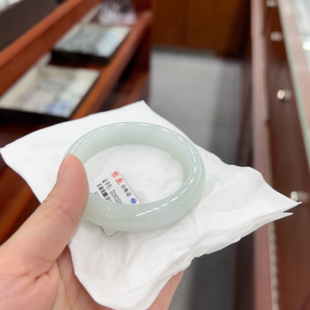 天然缅甸A货翡翠手镯