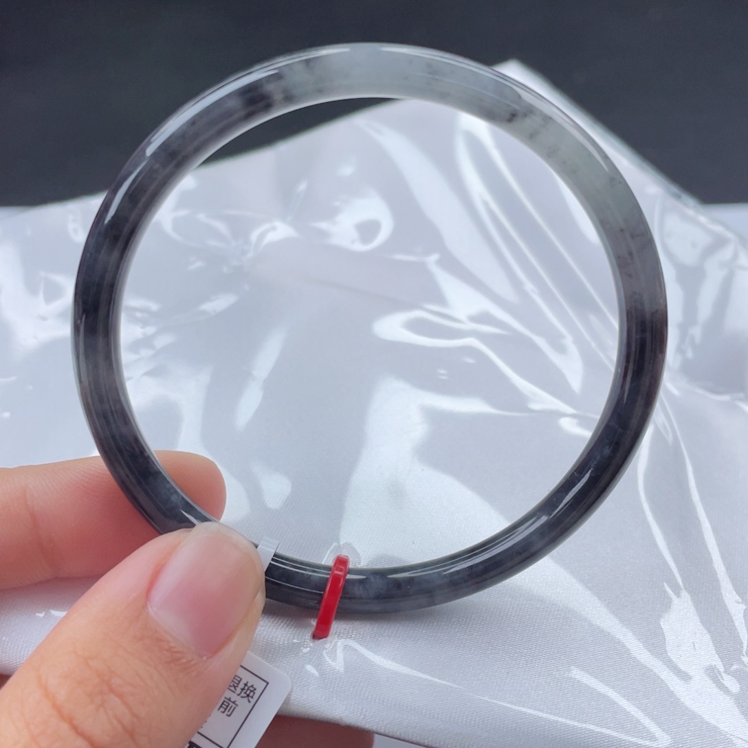 翡翠手镯（圆镯）未镶嵌