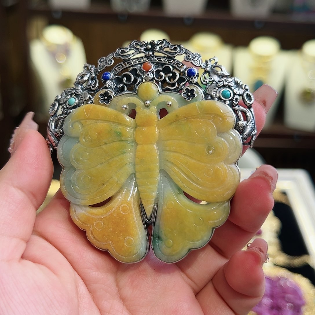 翡翠颈饰未镶嵌古风