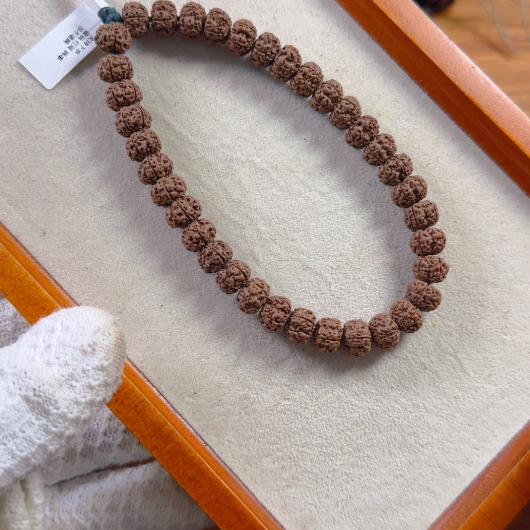 吃***洞金刚菩提吊坠平细手持10mm收藏款