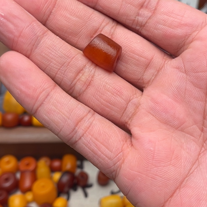 J***H琥珀未镶嵌裸石蜜蜡马蹄