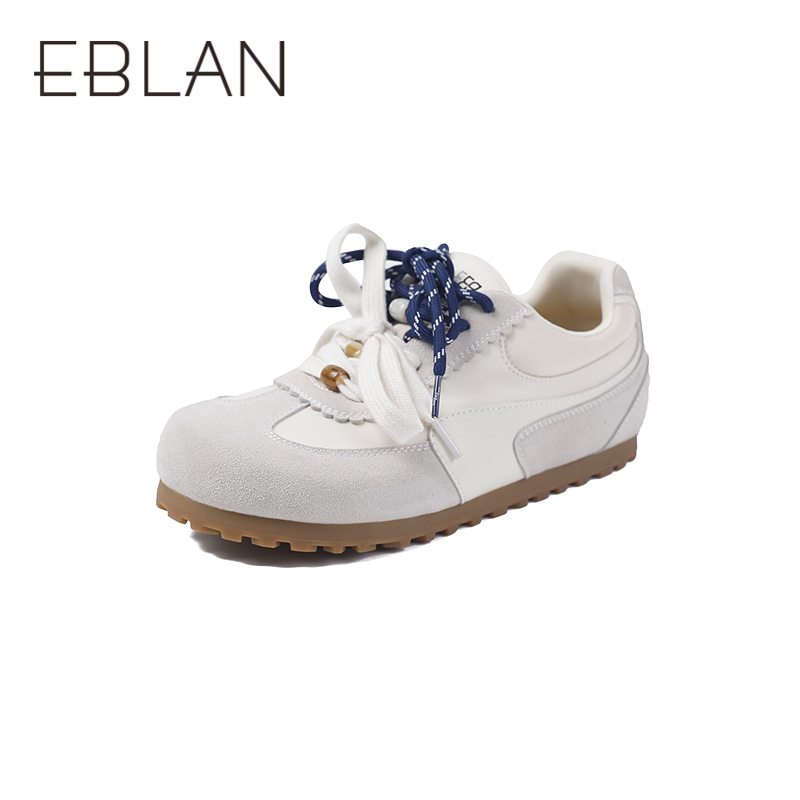 伊伴2025秋季萌趣大圆鞋头可爱德训零压感平底单鞋B25438305