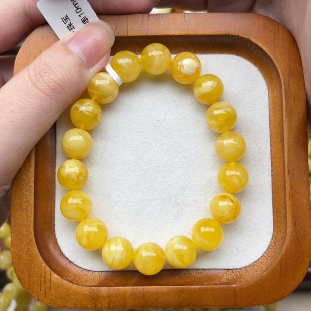 逮***鹅蜜蜡18K金镶嵌珠宝奇石10.7mm