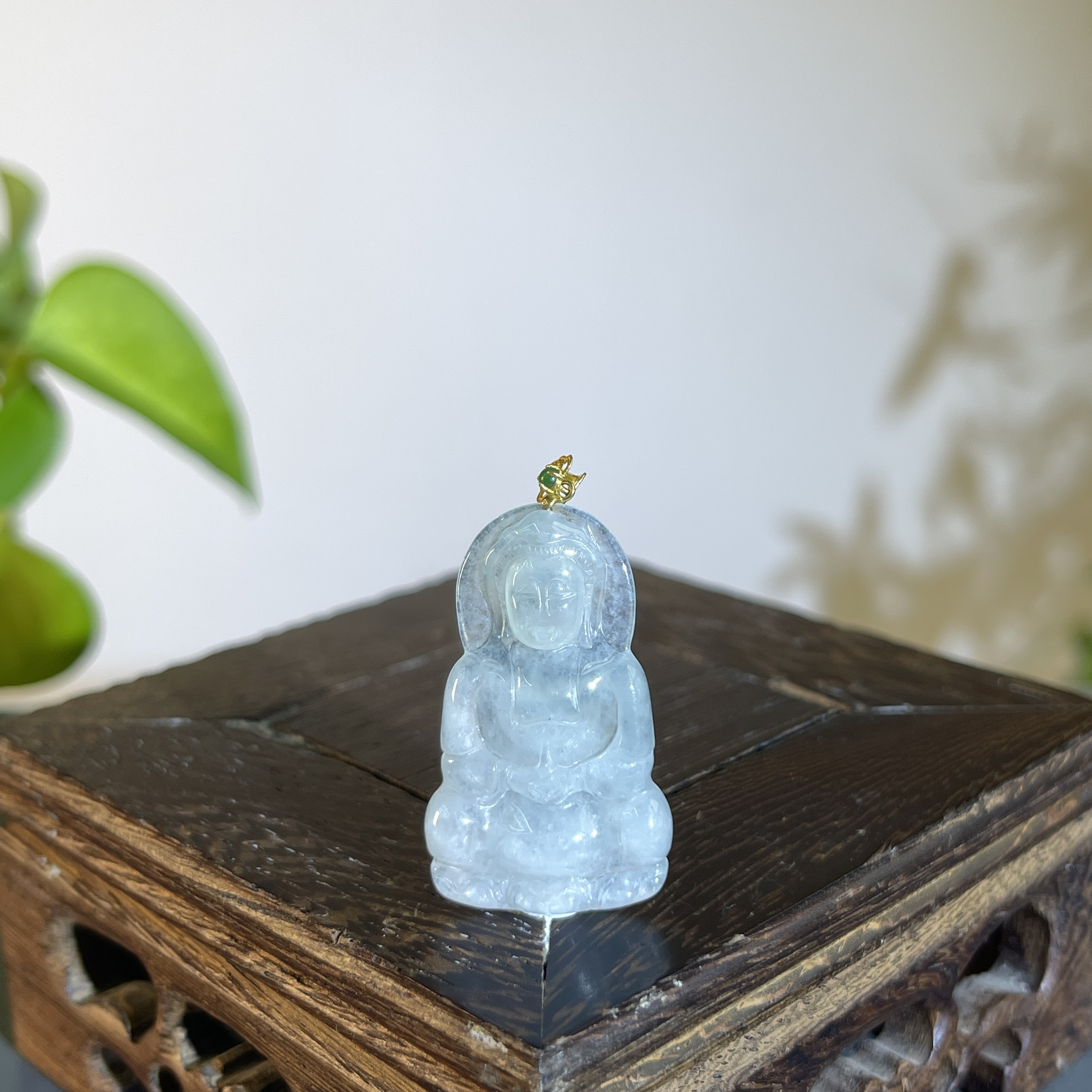 JCA26-192  天然缅甸A货翡翠   18K金扣正装观音