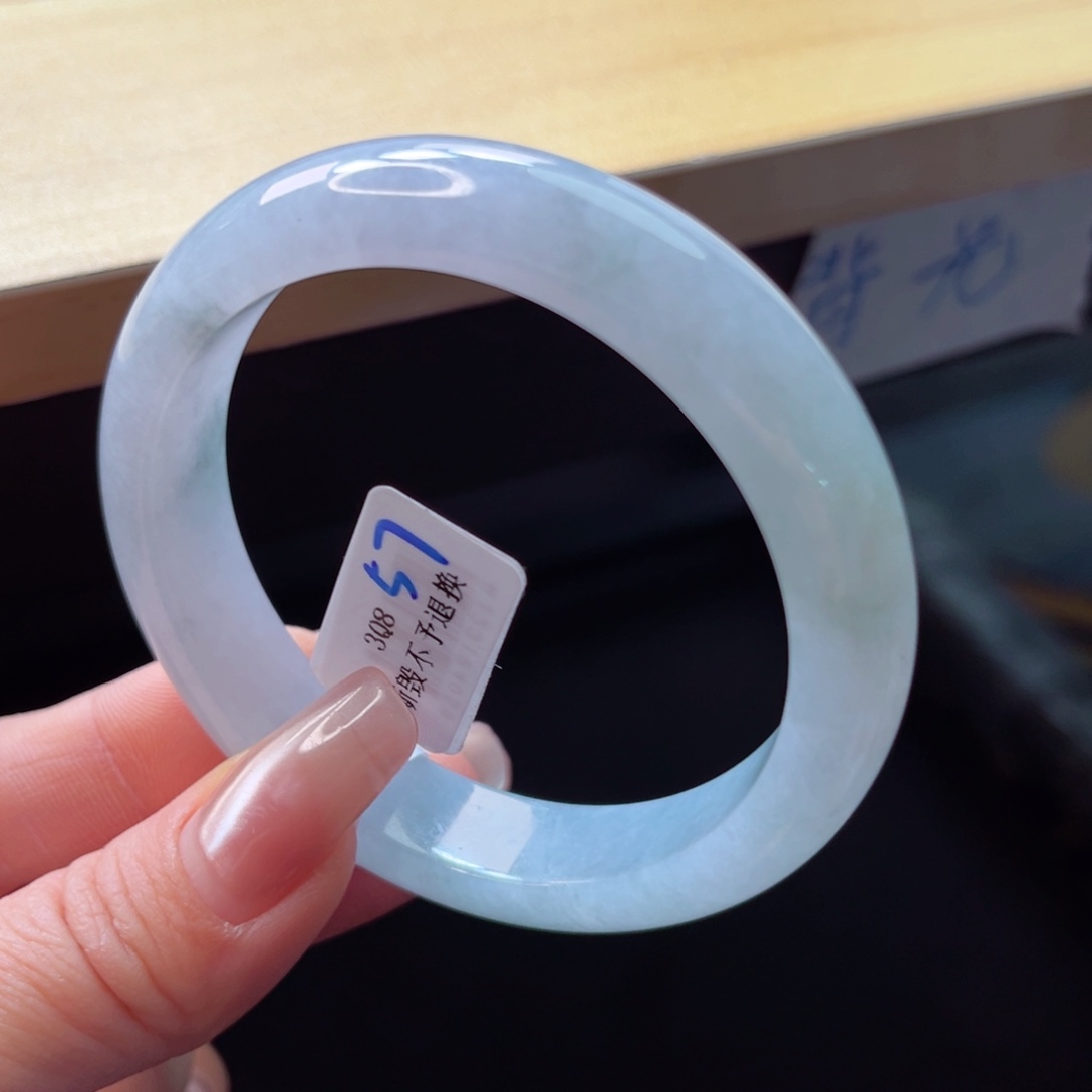 翡翠手镯未镶嵌手镯