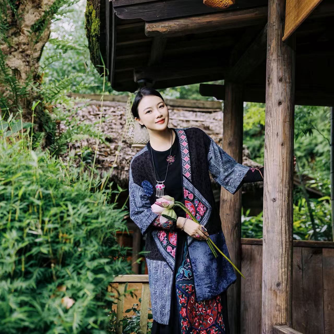 【花拾】绣花拼接休闲网红中式时尚新款女装民族风重工刺绣外套